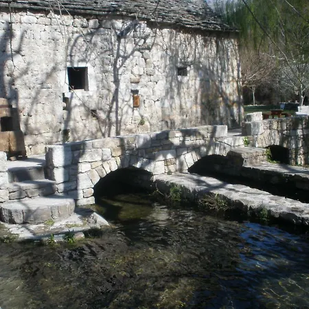 Apartmán Zrnovnica *