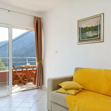 Zrnovnica Apartment *