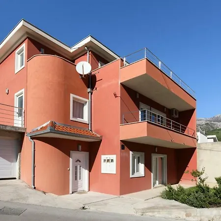Apartment Zrnovnica