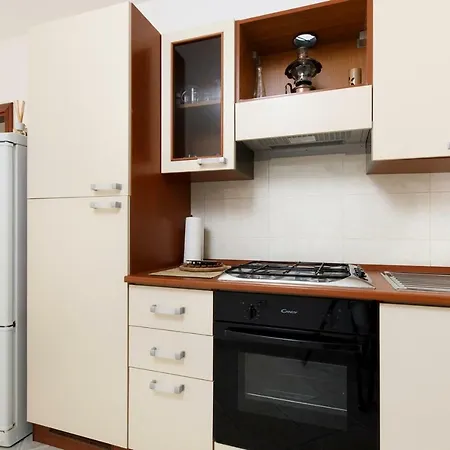 Zrnovnica Apartment